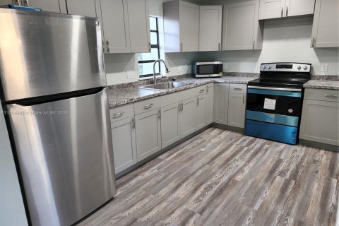 Casa en venta en North Miami Beach, Florida, 3 dormitorios, 75.62 m2 № 1728328 - foto 19