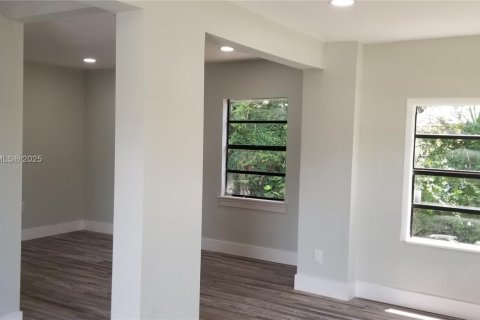 Casa en venta en North Miami Beach, Florida, 3 dormitorios, 75.62 m2 № 1728328 - foto 15