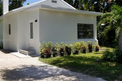 Casa en venta en North Miami Beach, Florida, 3 dormitorios, 75.62 m2 № 1728328 - foto 3