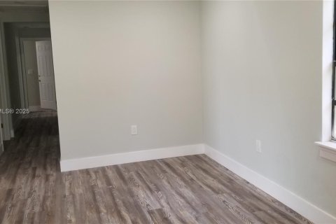 Casa en venta en North Miami Beach, Florida, 3 dormitorios, 75.62 m2 № 1728328 - foto 14
