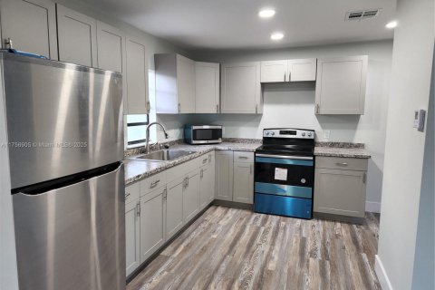 Casa en venta en North Miami Beach, Florida, 3 dormitorios, 75.62 m2 № 1728328 - foto 17