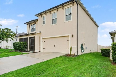 Casa en venta en Winter Haven, Florida, 5 dormitorios, 250.46 m2 № 2200601 - foto 2
