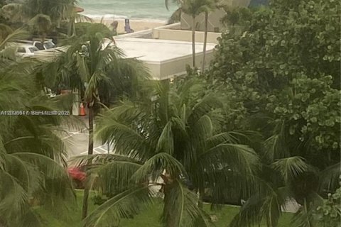 Copropriété à louer à Fort Lauderdale, Floride: 3 chambres, 128.39 m2 № 2257566 - photo 27