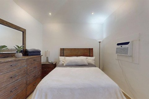 Купить виллу или дом в Холливуд, Флорида 2 спальни, 132.76м2, № 1971241 - фото 21