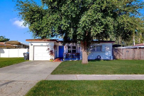 Купить виллу или дом в Холливуд, Флорида 2 спальни, 132.76м2, № 1971241 - фото 16