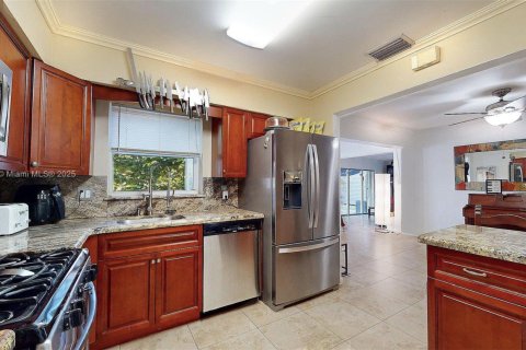 Купить виллу или дом в Холливуд, Флорида 2 спальни, 132.76м2, № 1971241 - фото 11
