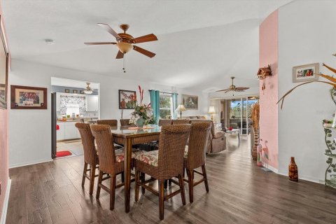 Condo in North Port, Florida, 3 bedrooms № 2201050 - photo 5