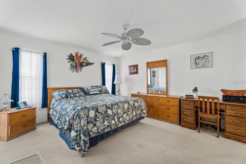 Condo in North Port, Florida, 3 bedrooms № 2201050 - photo 14