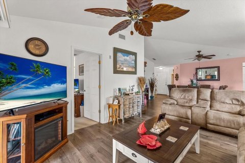 Condo in North Port, Florida, 3 bedrooms № 2201050 - photo 10