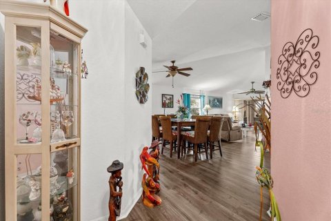 Condo in North Port, Florida, 3 bedrooms № 2201050 - photo 4