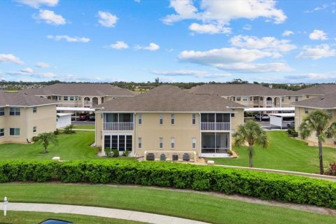 Condo in North Port, Florida, 3 bedrooms № 2201050 - photo 24