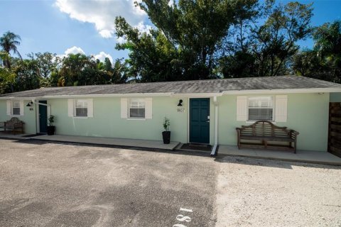 Propiedad comercial en Sarasota, Florida 133.87 m2 № 2166239