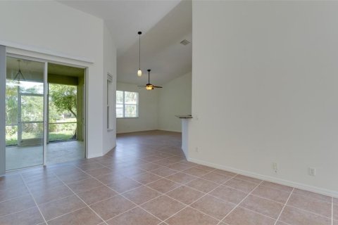 Casa en alquiler en North Port, Florida, 3 dormitorios, 171.31 m2 № 2111274 - foto 4