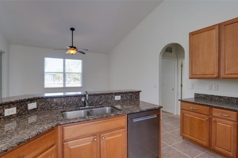 Casa en alquiler en North Port, Florida, 3 dormitorios, 171.31 m2 № 2111274 - foto 11