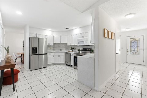 Villa ou maison à vendre à Kissimmee, Floride: 3 chambres, 153.85 m2 № 2091876 - photo 20