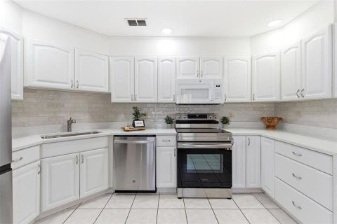 Villa ou maison à vendre à Kissimmee, Floride: 3 chambres, 153.85 m2 № 2091876 - photo 17