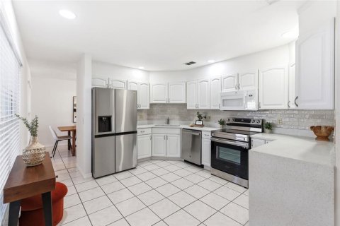 Villa ou maison à vendre à Kissimmee, Floride: 3 chambres, 153.85 m2 № 2091876 - photo 18