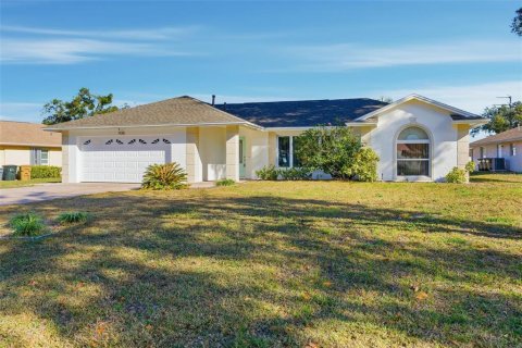 Villa ou maison à vendre à Kissimmee, Floride: 3 chambres, 153.85 m2 № 2091876 - photo 2