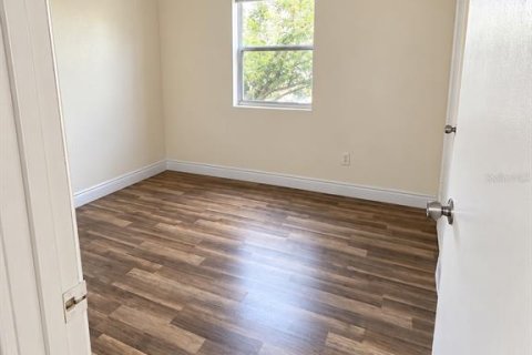 Villa ou maison à louer à Orlando, Floride: 3 chambres, 107.58 m2 № 2380994 - photo 5