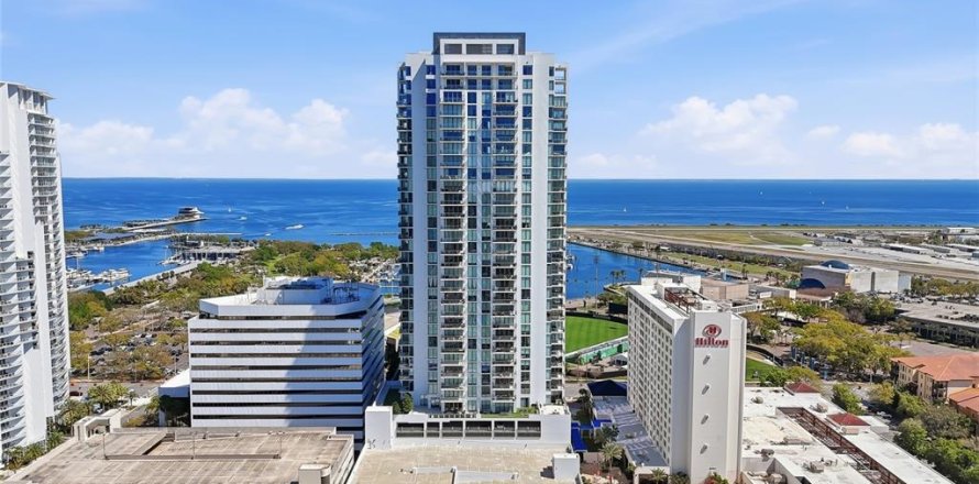 Condo à Saint Petersburg, Floride, 2 chambres  № 2222598