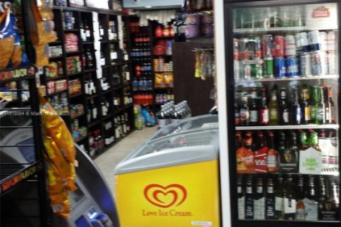 Condo in Miami, Florida, 2 bedrooms  № 1972663 - photo 29