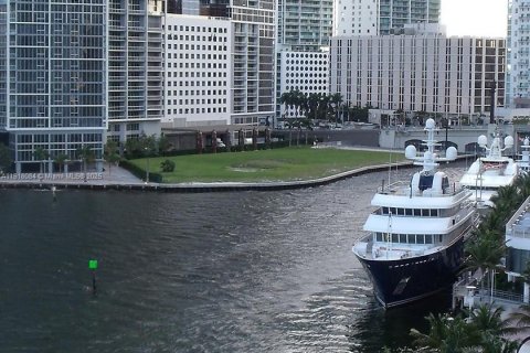 Condo in Miami, Florida, 2 bedrooms  № 1972663 - photo 4