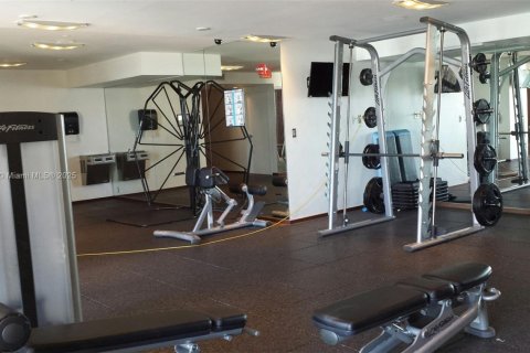 Condo in Miami, Florida, 2 bedrooms  № 1972663 - photo 22