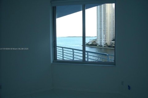 Condo in Miami, Florida, 2 bedrooms  № 1972663 - photo 12
