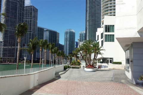 Condo in Miami, Florida, 2 bedrooms  № 1972663 - photo 26