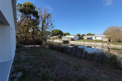 House in Okeechobee, Florida 3 bedrooms, 138.8 sq.m. № 2149496 - photo 25