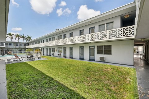 Copropriété à vendre à North Miami, Floride: 2 chambres № 2034774 - photo 23