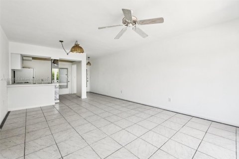 Copropriété à vendre à North Miami, Floride: 2 chambres № 2034774 - photo 8