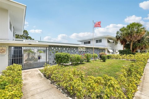 Copropriété à vendre à North Miami, Floride: 2 chambres № 2034774 - photo 2