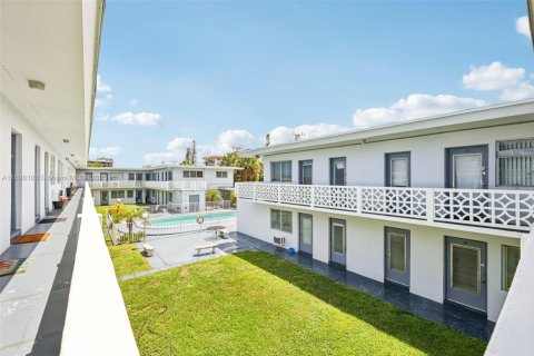 Copropriété à vendre à North Miami, Floride: 2 chambres № 2034774 - photo 3