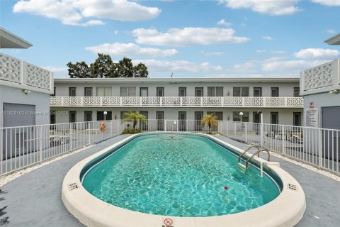 Copropriété à vendre à North Miami, Floride: 2 chambres № 2034774 - photo 25