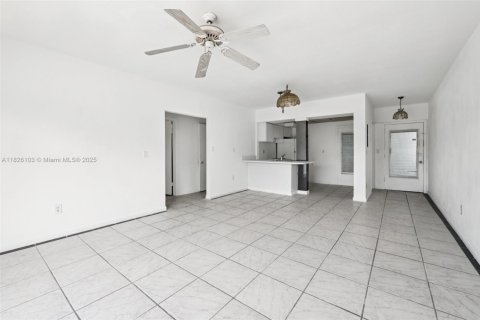 Copropriété à vendre à North Miami, Floride: 2 chambres № 2034774 - photo 9