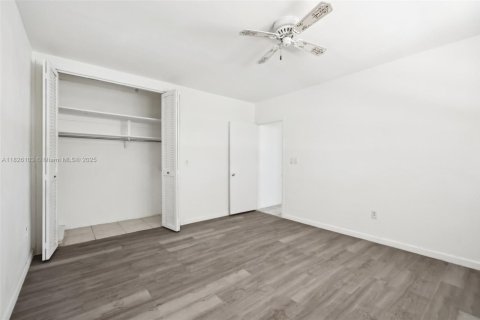 Copropriété à vendre à North Miami, Floride: 2 chambres № 2034774 - photo 18