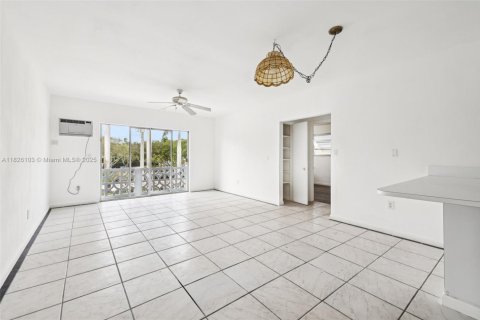 Copropriété à vendre à North Miami, Floride: 2 chambres № 2034774 - photo 5