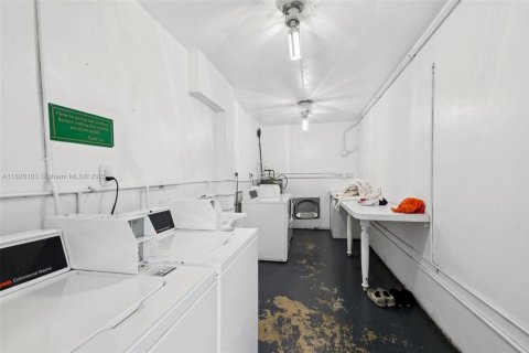 Copropriété à vendre à North Miami, Floride: 2 chambres № 2034774 - photo 24