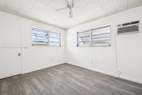 Copropriété à vendre à North Miami, Floride: 2 chambres № 2034774 - photo 13