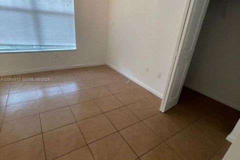 Copropriété à vendre à Coral Springs, Floride: 2 chambres, 98.85 m2 № 2382040 - photo 2