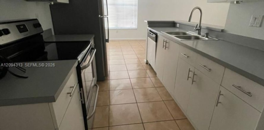 Condo à Coral Springs, Floride, 2 chambres  № 2382040