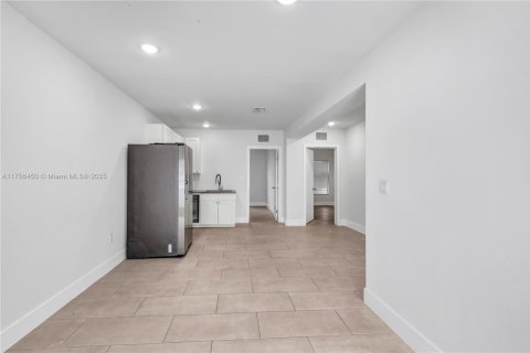 Villa ou maison à louer à Miami, Floride: 3 chambres, 174.66 m2 № 1865495 - photo 5