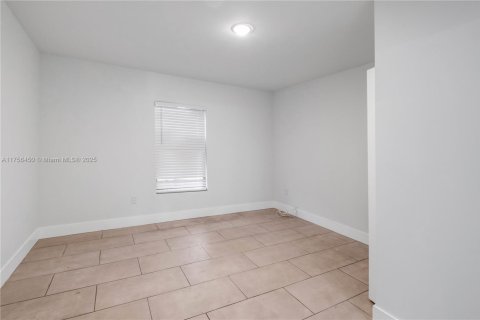 Villa ou maison à louer à Miami, Floride: 3 chambres, 174.66 m2 № 1865495 - photo 12