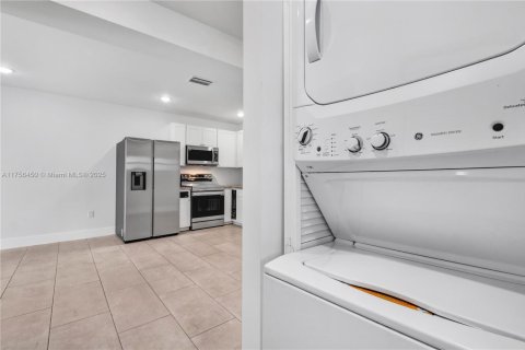 Villa ou maison à louer à Miami, Floride: 3 chambres, 174.66 m2 № 1865495 - photo 19