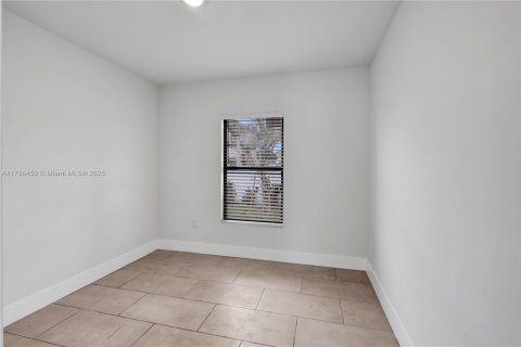 Villa ou maison à louer à Miami, Floride: 3 chambres, 174.66 m2 № 1865495 - photo 9