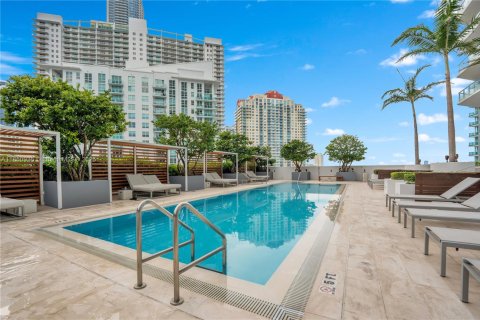 Condo in Miami, Florida, 1 bedroom  № 1855017 - photo 7