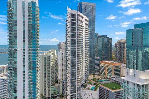 Condo in Miami, Florida, 1 bedroom  № 1855017 - photo 1