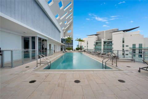 Condo in Miami, Florida, 1 bedroom  № 1855017 - photo 9