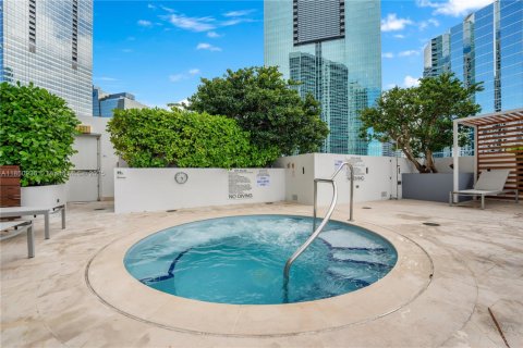 Condo in Miami, Florida, 1 bedroom  № 1855017 - photo 14